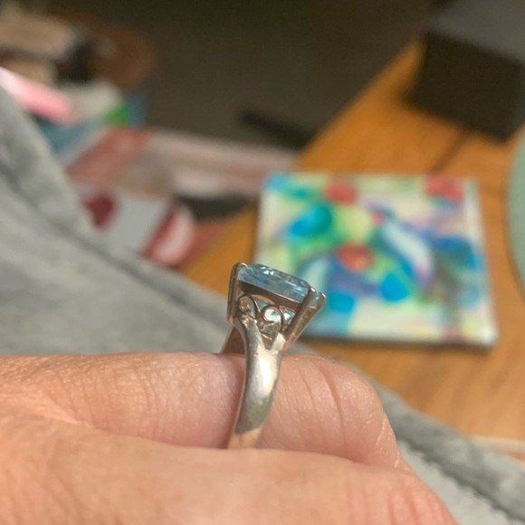 3 ct genuine sterling silver blue topaz ring - Picture 5 of 6